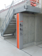 ���O�T�C��